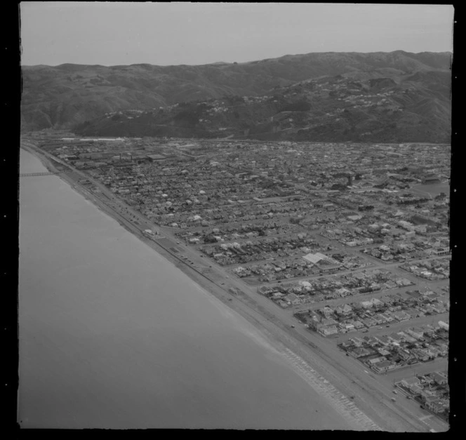 View of the suburb of Petone and Petone Beach with the Settlers Museum and The Esplanade, Lower Hutt Valley, Wellington Harbour