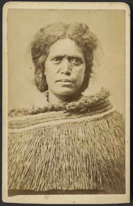 Price, Thomas E (Masterton) fl 1879-1900 :Portrait of unidentified Maori woman