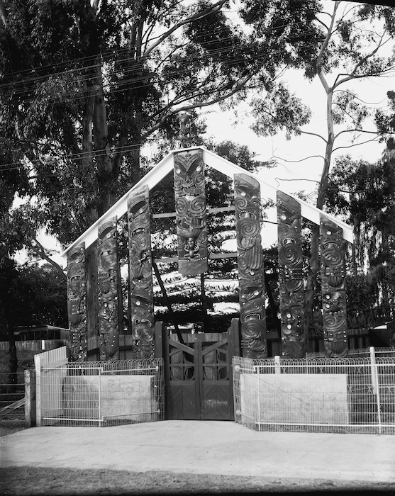 Richly carved entrance gateway (waharoa), Ebbett Park, Hastings