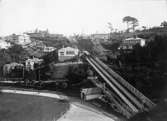 Smith, Sydney Charles 1888-1972 : Cable car, Kelburn, Wellington