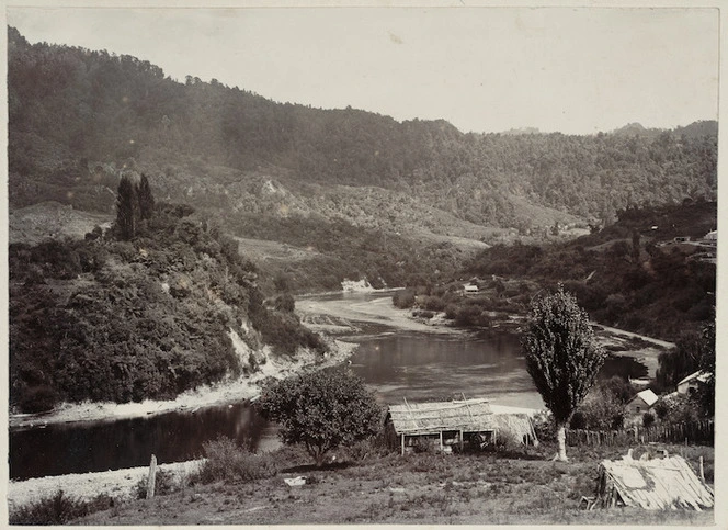 Whanganui River and surrounding countryside at Pipiriki