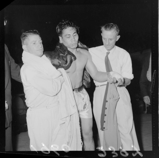 Boxing, Tuna Scanlan versus Clive Stewart in the Wellington Town Hall, Wellington City