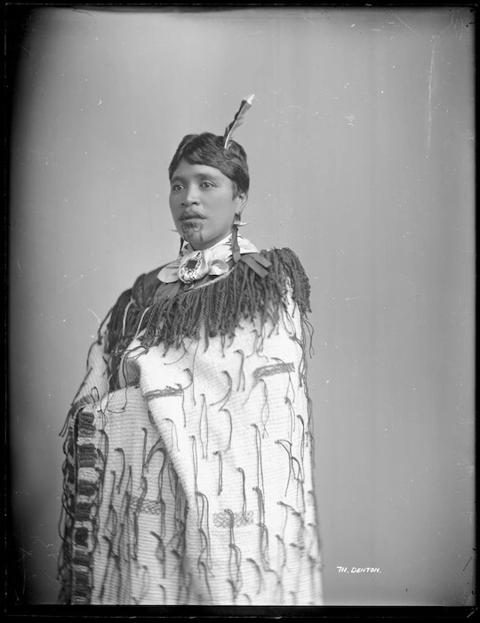 Unidentified Maori woman, Wanganui region - Photograph taken by Frank J Denton