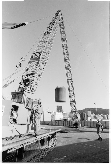 25-tonne weight falls from a crane structure to compact soil, Wellington - Photograph taken by John Nicholson