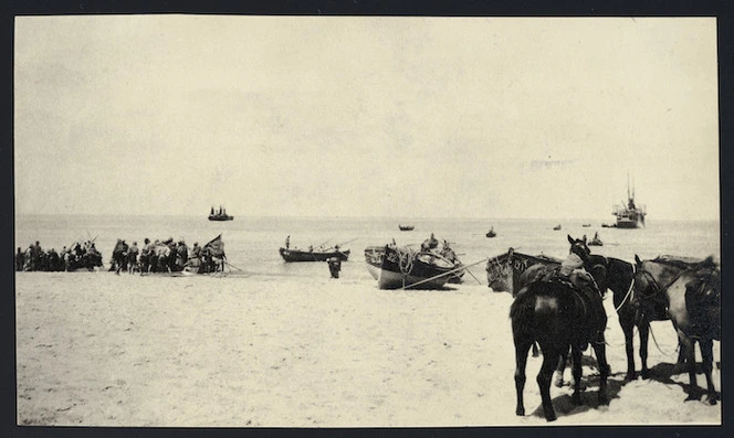 Landing stores on the beach, Palestine campaign