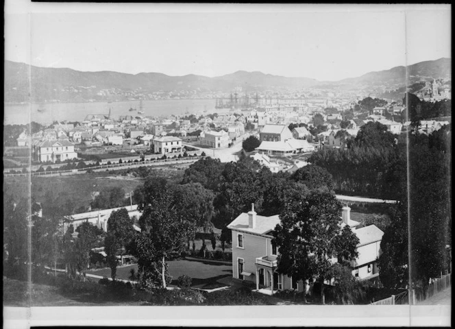 Bragge, James, 1833?-1908 :Part 2 of a 3 part panorama of Thorndon, Wellington