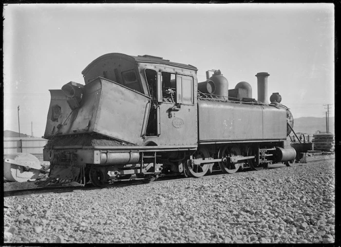 Wd class steam locomotive, NZR 323, after an accident.
