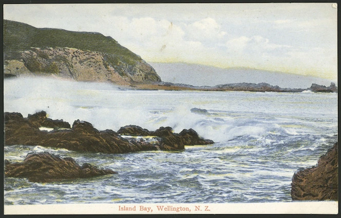 Postcard. Island Bay, Wellington, N.Z. New Zealand postcard (carte postale). 95944. [ca 1905-1914].