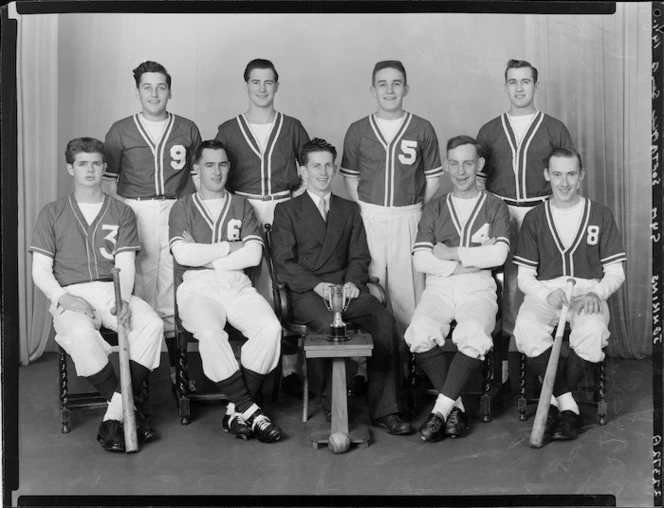 Jenkins Gym Softball Club, senior B grade with cup