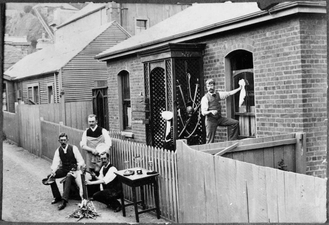 Charles Edward Carter and flatmates, Wellington