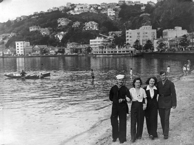 Oriental Bay, Wellington, with American servicemen