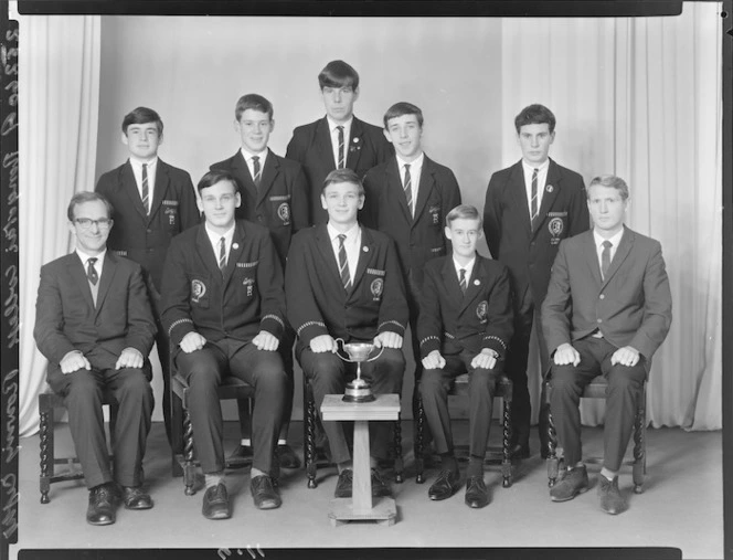 Rongotai College, Wellington, eights rowing team with cup