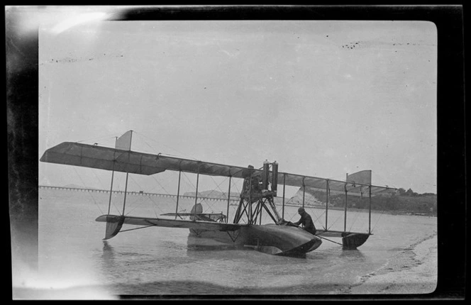 Refueling Walsh flying boat "B"