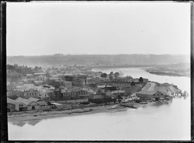 General view of Wanganui from across the river.