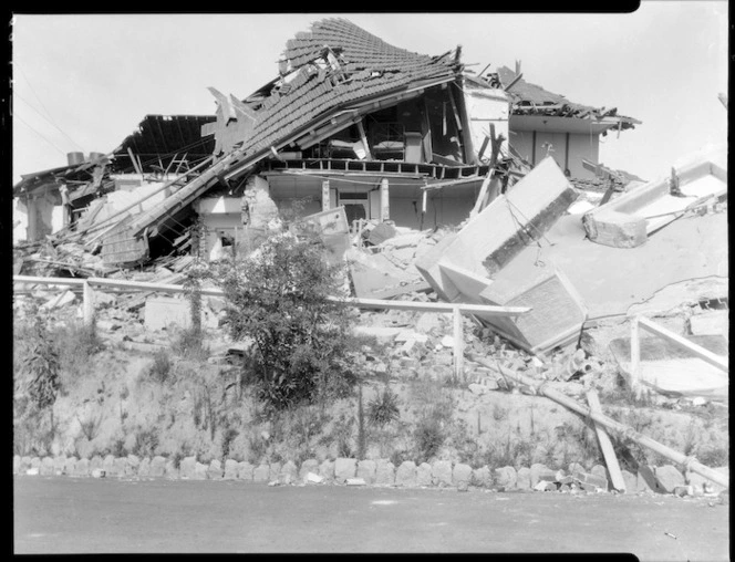 1931 Hawke's Bay earthquake, nurses standing outside their hostel building after the earthquake, Napier