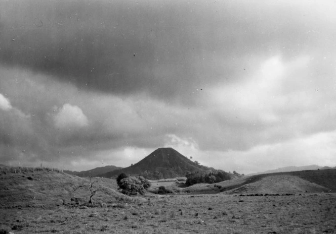 Landscape at Lower Waiawa, Bay of Plenty, including Pa Hill at Omarumutu