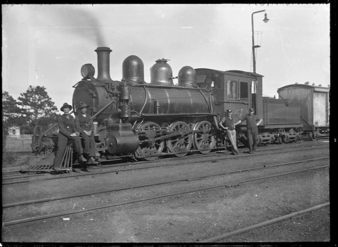 N class steam locomotive, NZR 36, 2-6-2 type.