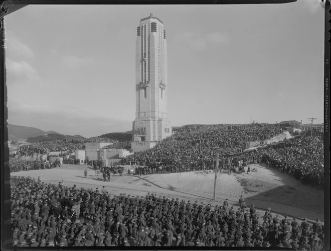 Carillon War Memorial opening, Wellington, Anzac day 1932