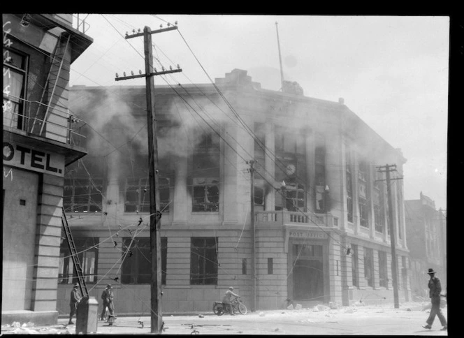 1931 Hawke's Bay earthquake, Napier, destroyed Post Office building