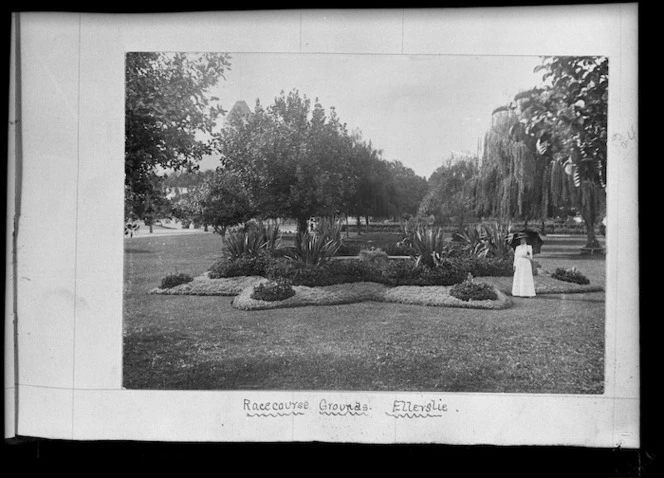 Grounds at Ellerslie Racecourse, Auckland, circa 1910