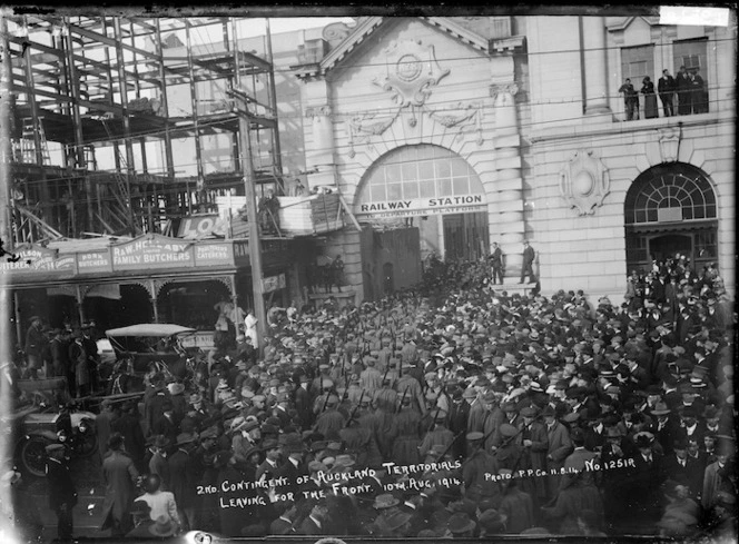 2nd Contingent of Auckland Territorials leaving for the Front
