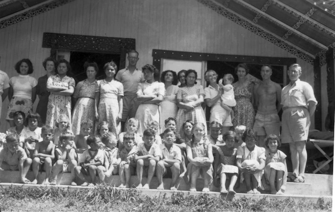 People at Te Whaiti Health Camp, Ohope Beach, January 17-29, 1951