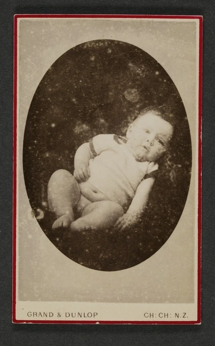 Grand & Dunlop (Christchurch) fl 1878 :Portrait of unidentified child