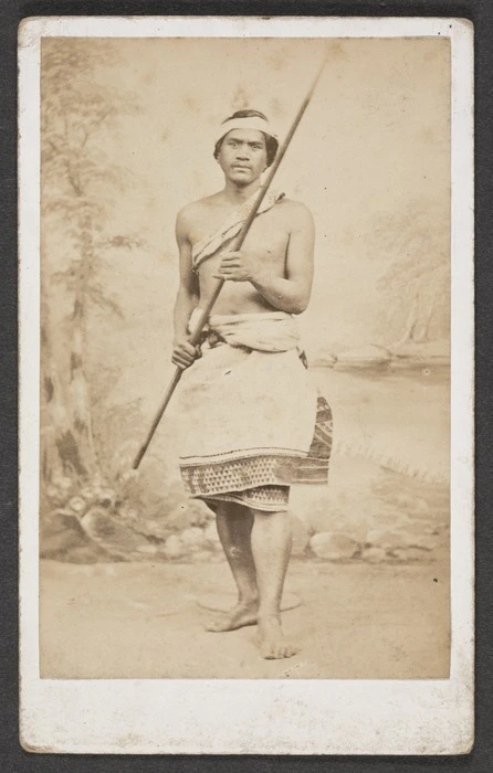 Photographer unknown :Portrait of Heta Tauranga