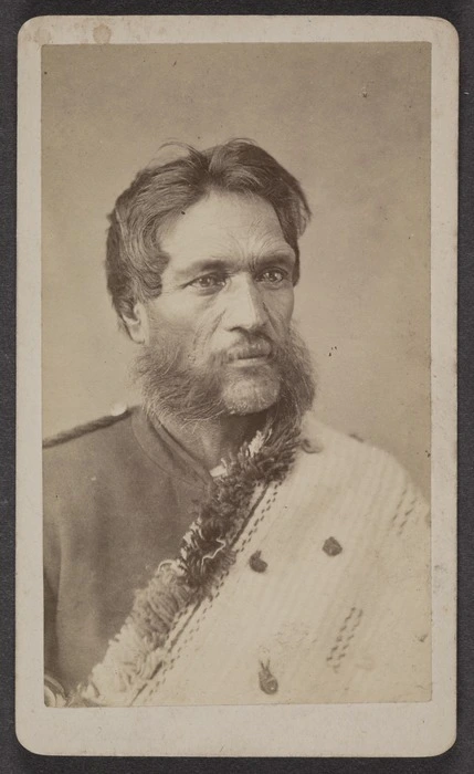 Photographer unknown :Portrait of unidentified man