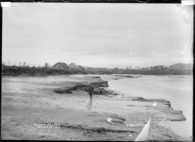 Kopua Village at the mouth of the Wainui Stream, 1910 - Photograph taken by Gilmour Brothers