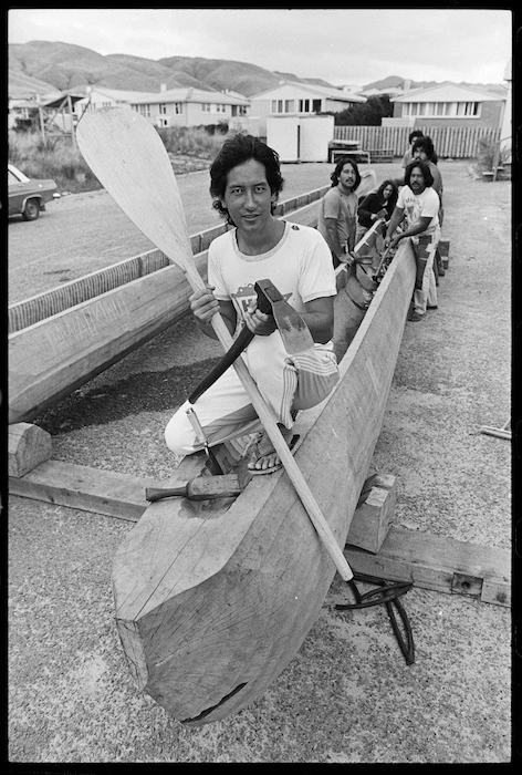 Maori canoe builders at work on Hawaiki-Nui - Photograph taken by Ross Giblin