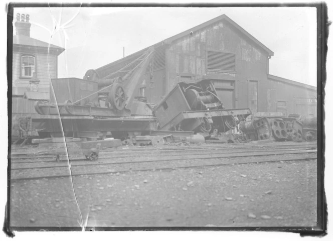 An accident to a steam crane on a railway wagon, with several wagons derailed, in 1924.