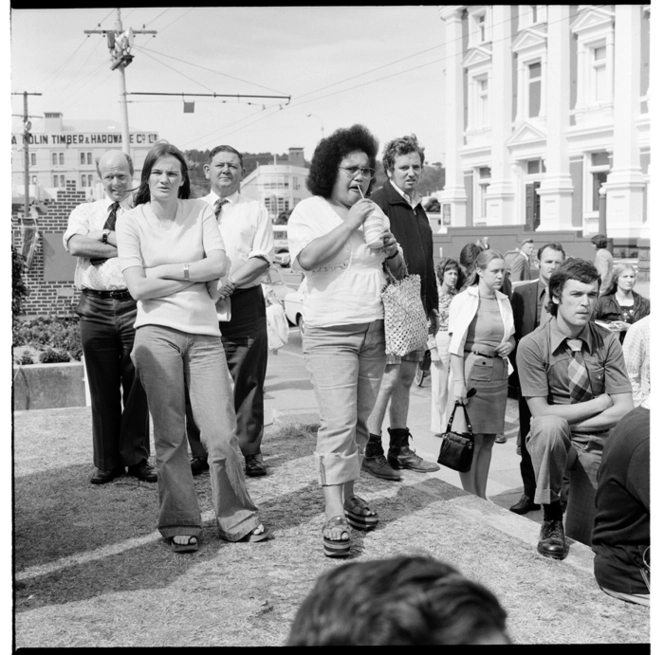 Audience at Vargo's circus in Mercer Street, Wellington