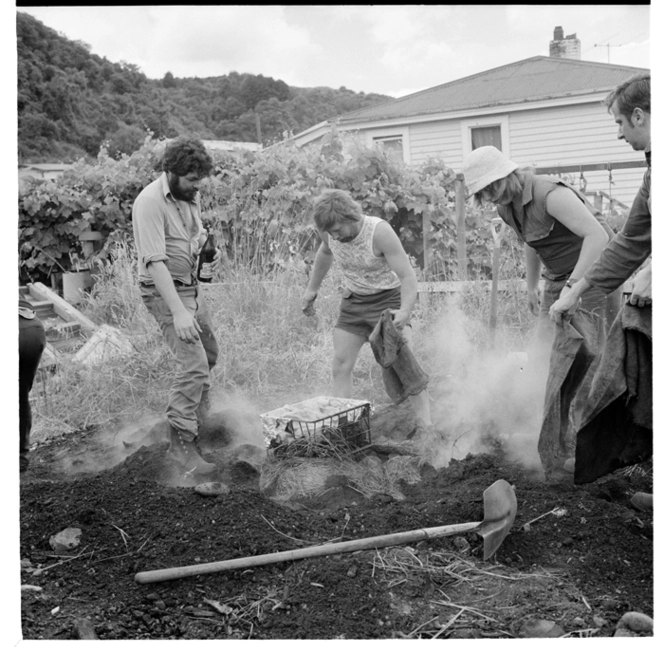 Scenes of Māori possibly in the Wanganui area