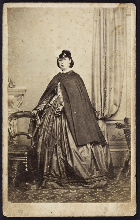 Photographer unknown :Portrait of unidentified woman