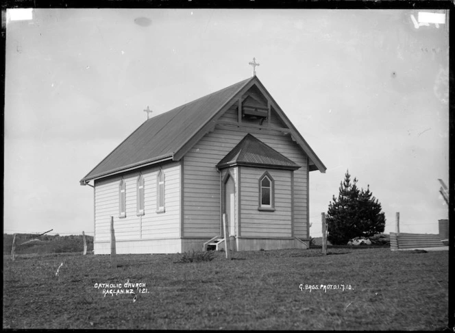 Catholic Church at Raglan, 1910 - Photograph taken by Gilmour Brothers