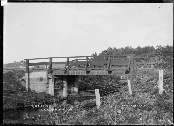 Price's bridge, at Te Mata, near Raglan, 1910 - Photograph taken by Gilmour Brothers