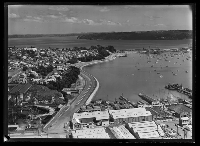 City approach road, Auckland Harbour Bridge, Northcote