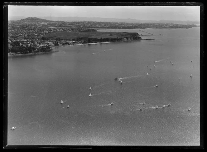 Yacht race off Mission Bay, with Bastion Point and Auckland City in the background, Waitemata Harbour