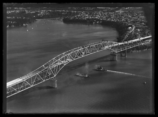 Auckland Harbour Bridge, Waitemata Harbour