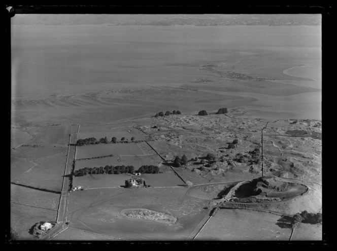 Mr K K Montgomerie's farm at Ihumatao, Mangere, Auckland