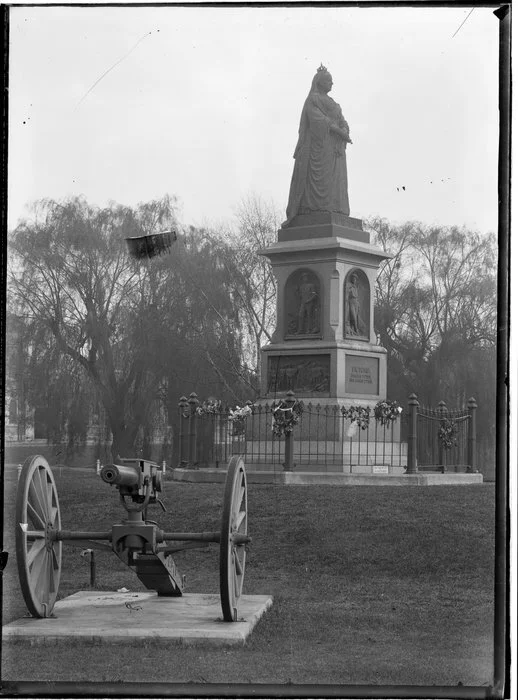 Statue of Queen Victoria, Christchurch