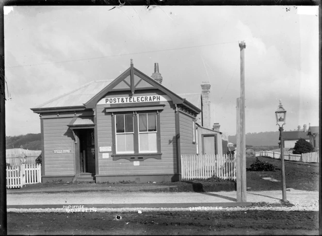Raglan Post Office, 1910 - Photograph taken by Gilmour Brothers