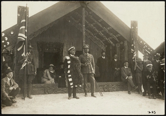 Creator unknown : Photograph of Governor General, Lord Jellicoe, addressing Arawa Maori at Whakarewarewa
