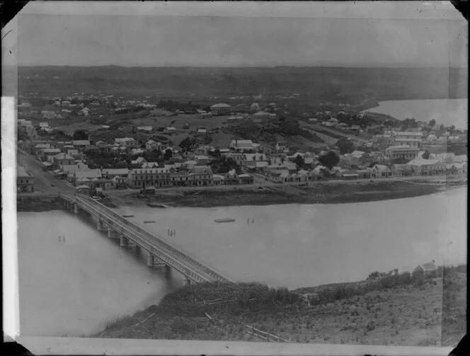 Panorama from Durie Hill, looking across Whanganui River, Victoria Avenue bridge and Taupo Quay