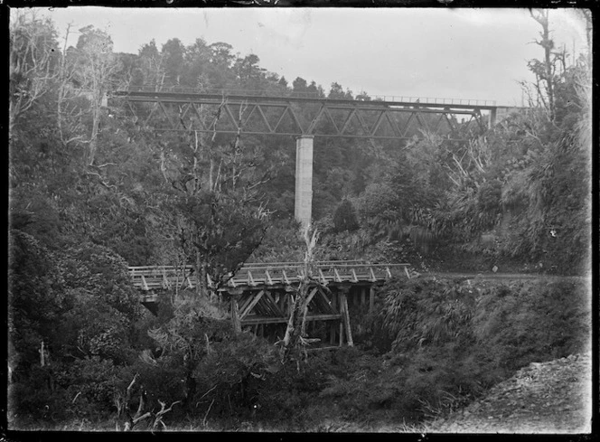 Manganui o te Ao Viaduct on the North Island Main Trunk Line, with a smaller road bridge visible below, 1921