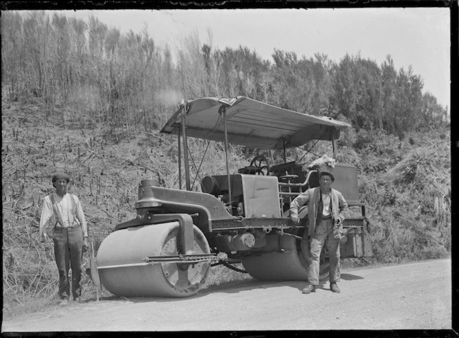 Motor road roller working on the Mangaroa to Kaitoke road.