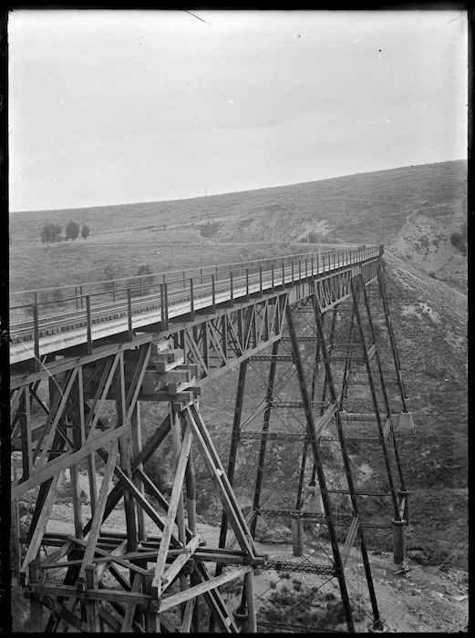 Railway viaduct at Patterson's Creek, Kowai Bush, 1926