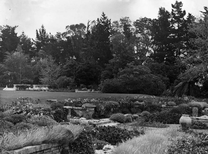 Mrs Russell's garden, Palmerston North