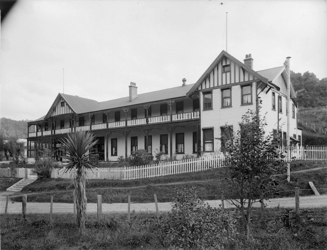 Pipiriki House, a hotel at Pipiriki